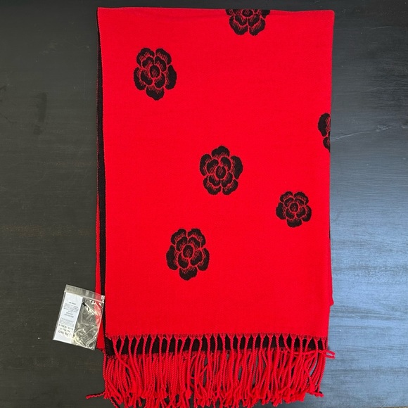 Mia Reis Accessories - Red Floral Wrap Reversible